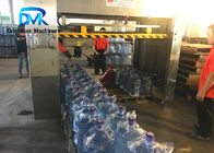 5 गैलन बैरल पानी के बड़े बोतलबंद पानी पैलेटाइज़र के लिए स्वचालित पैलेटाइज़िंग मशीन